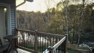 Vue sur la rivière depuis la terrasse